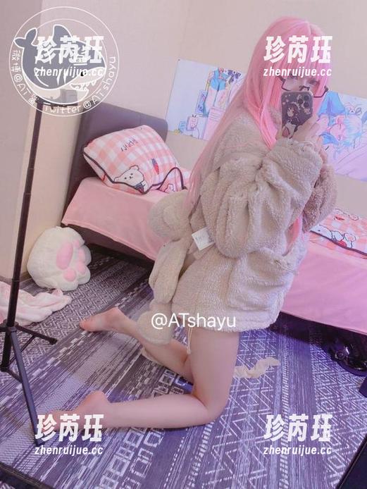 游进AT鲨的泳衣世界：你这就想要免费图片的骚动！