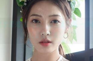探秘G.su(全智秀)的红裙，图包里的每一帧都是一种难以言喻的美！