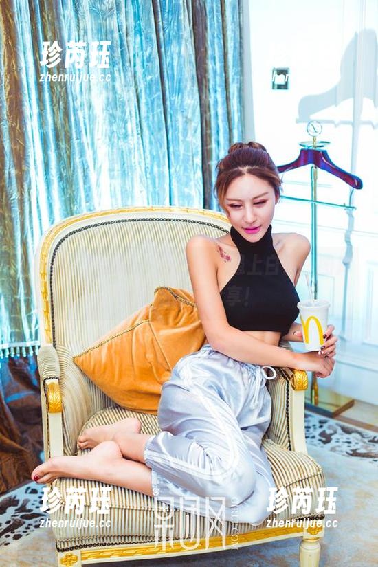 GIRLT果团网 - 当王语纯遇上白裙，图库瞬间温柔了分享！