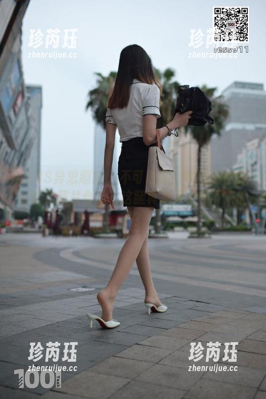 IESS异思趣向 - 不可思议！楚楚腿神的白丝袜照片合集，这腿真是天上掉下来的吗？