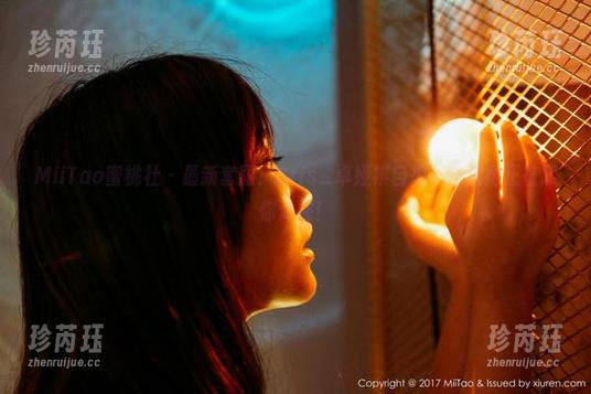 MiiTao蜜桃社 - 最新套图！Cris_卓娅祺自拍，仿佛她正在跟你对视！