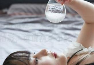 MiiTao蜜桃社 - 琉璃lily网袜套图：俯瞰精彩，谁说袜子不能有故事？