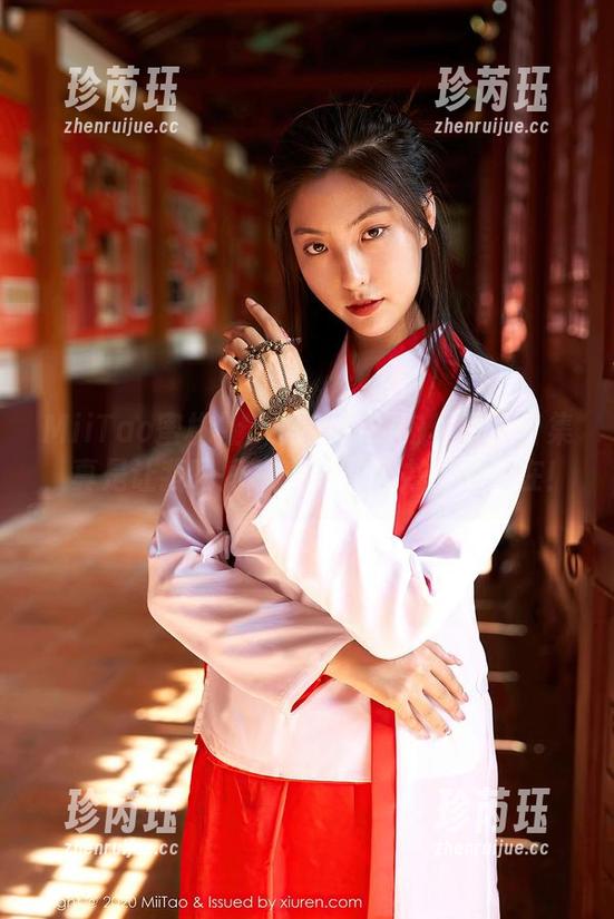 MiiTao蜜桃社 - 顾乔楠的肉丝写真合集，真是让我瞬间感受到‘魔力’的存在！