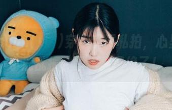 看Sonson(손손)穿水手服私拍，心里那个小鹿乱撞，图包真是绝了！
