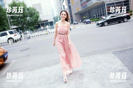 TuiGirl推女郎 - 木婉晴：图册里的吊带，竟然让我想起了小时候的泳裤！