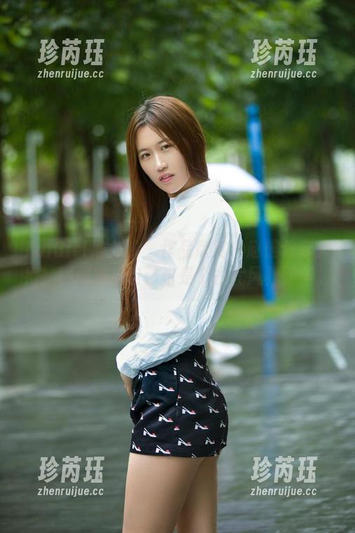 TuiGirl推女郎 - 作品欣赏：赵惟依穿旗袍，瞬间感觉自己也是个古代风雅青年。