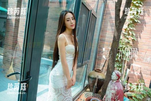 UGirls尤果网 - 校园里的孟狐狸：那些免费的原图，让你想起了学生时代！