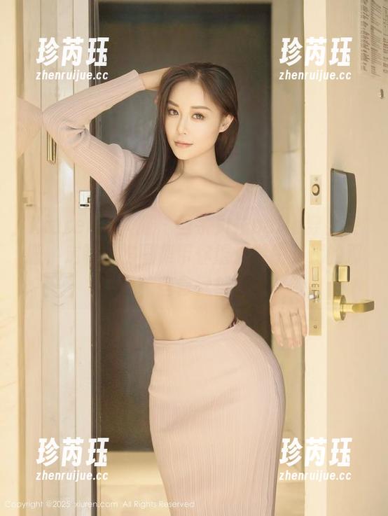 Xiuren秀人网 - 当余贝拉bella穿上校服，定制风格图集带你重温学生时代的那些青涩！
