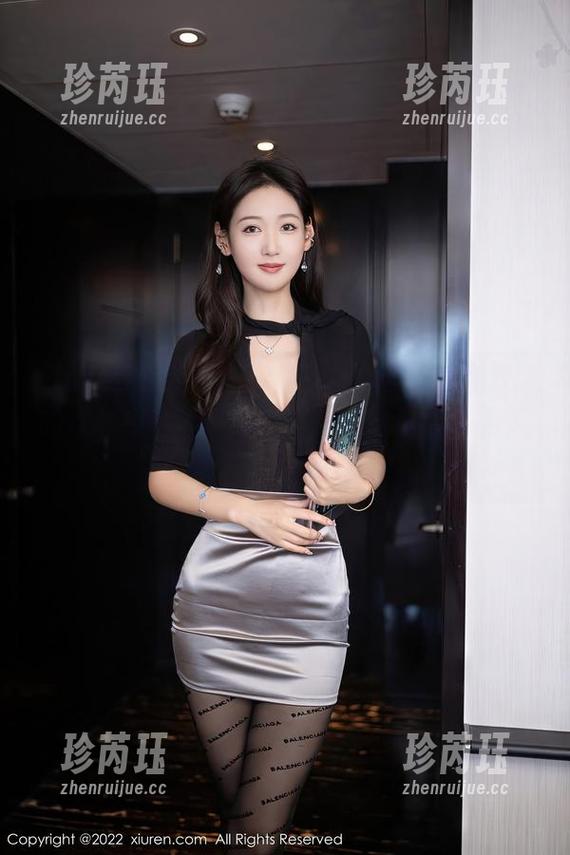 Xiuren秀人网 - 希雅sia给你沉浸在双人的欢乐中——看看这个合集，我就不告诉你故事。
