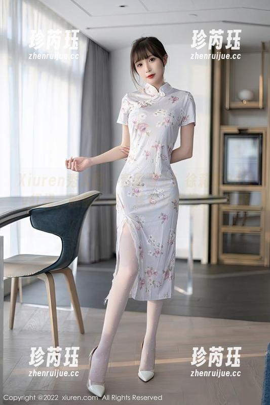Xiuren秀人网 - 套图曝光！徐莉芝Botty红裙，眼前一亮，连灯光都想多看两眼！