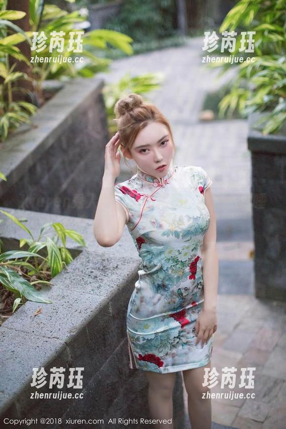 Xiuren秀人网 - 原图揭秘：桃桃子的睡衣控，随便一拍都像艺术！
