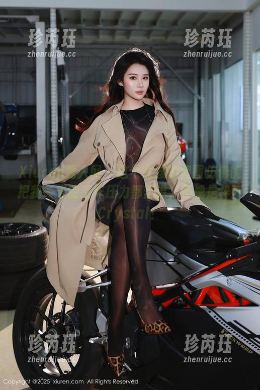 Xiuren秀人网 - 这个女孩的套图仿佛能把我一天的工作压力都击退，不愧是梓萱Crystal！