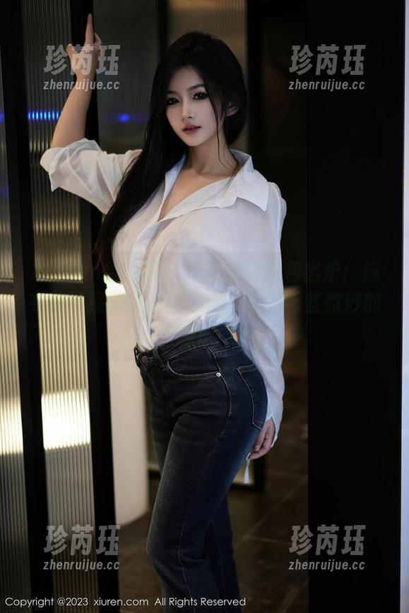 Xiuren秀人网 - 风景尤美图包出炉：连衣裙连接了风景和心情，让我有些微妙的想法！