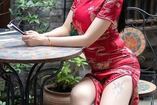 YouMi尤蜜荟 - 小心心炸裂！宋KiKi的校服图包，映射出那些遥远的校园记忆...