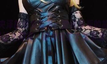 一小央泽的修女写真：壁纸背后的故事真是让人期待，谁会在这个故事里？