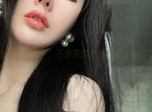 微密圈 - 在花海里漫步，不爱笑的赛琳的夏天图包怎么能错过