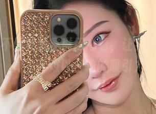 微密圈 - 不爱笑的赛琳用心看，让我觉得这组写真有种难以言喻的吸引力