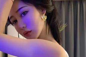 微密圈 - 不爱笑的赛琳的瑜伽魔法：高清之旅，下载后感受那种微妙的引力。