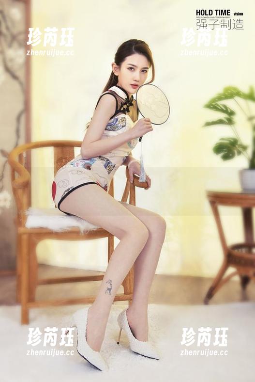 丽柜 - 凉儿在线发布：双生花的莲丝香品，拍出来比我早上的咖啡还提神！