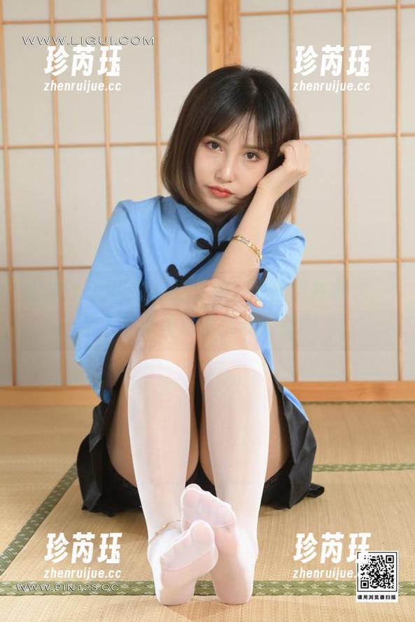 丽柜 - 探访凉儿的世界：高清照片放送，双生花和香丝深吻的瞬间