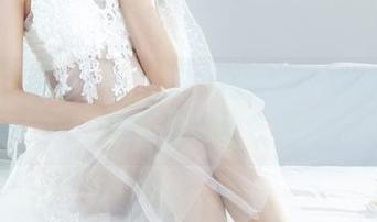 丽柜 - 丽柜一品：子晴给你最微妙的美图，指尖碰到的性感