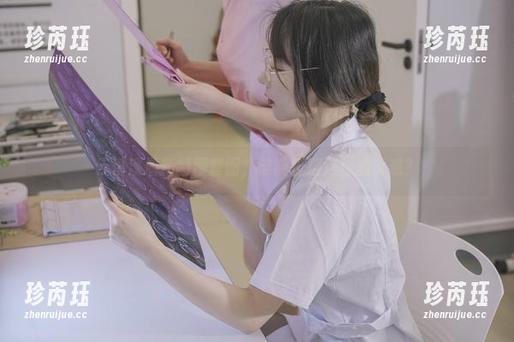 云溪溪最新制服套图，谁能抵挡这样的诱惑？