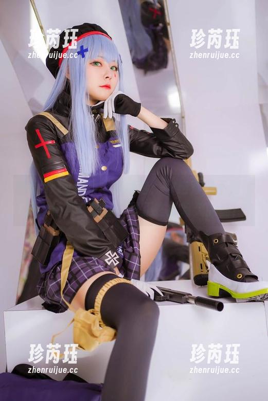 亚缇arty 亚缇arty温柔写真精选:你绝对想不到,她身后其实藏着一只正在打哈欠的猫!