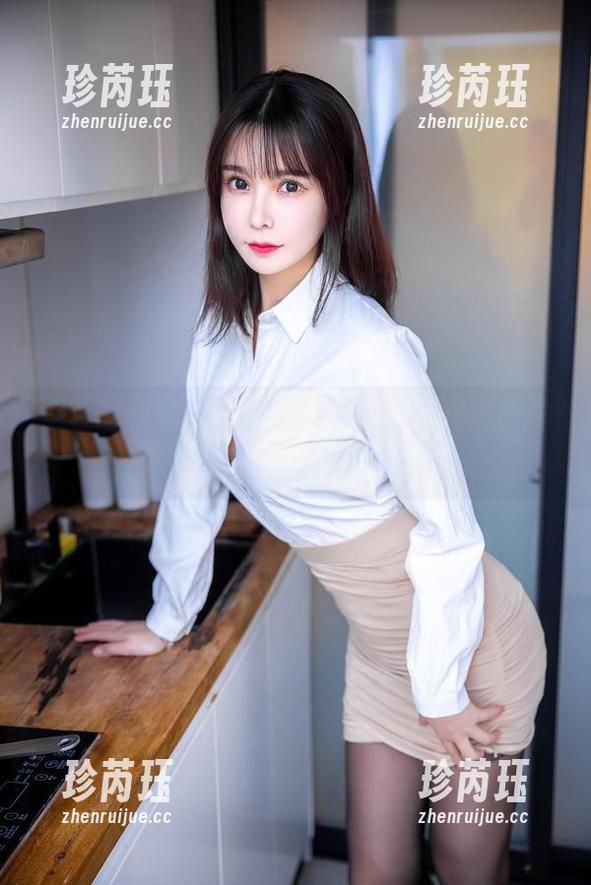 全套睡衣的亚马逊鲶鱼，谁能抗拒这图片中流露的随性与魅力？