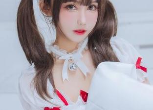 图库里的隐秘故事：仙女月与大凤的纯白婚纱分享时刻
