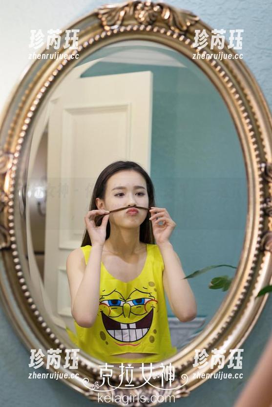 克拉女神 - 依娜丝的海边时光：一键下载，仿佛能闻到海盐味！