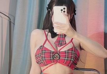 微密圈 - 完全没想到兔宝妮to的网袜照片能这么撩，原图展示了什么叫不经意的诱惑！