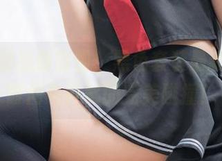 兔玩映画出新货啦！黑色套装最新写真，时尚与神秘的完美碰撞！