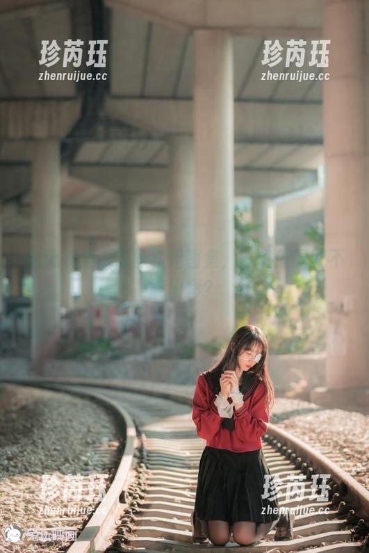 兔玩映画：黑丝和足图集，谁说低调就不能出彩？