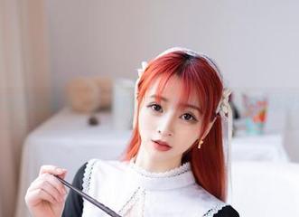 叉子宝宝的自拍系列：让你怀疑人生的图集，记得带好避雷针哦！