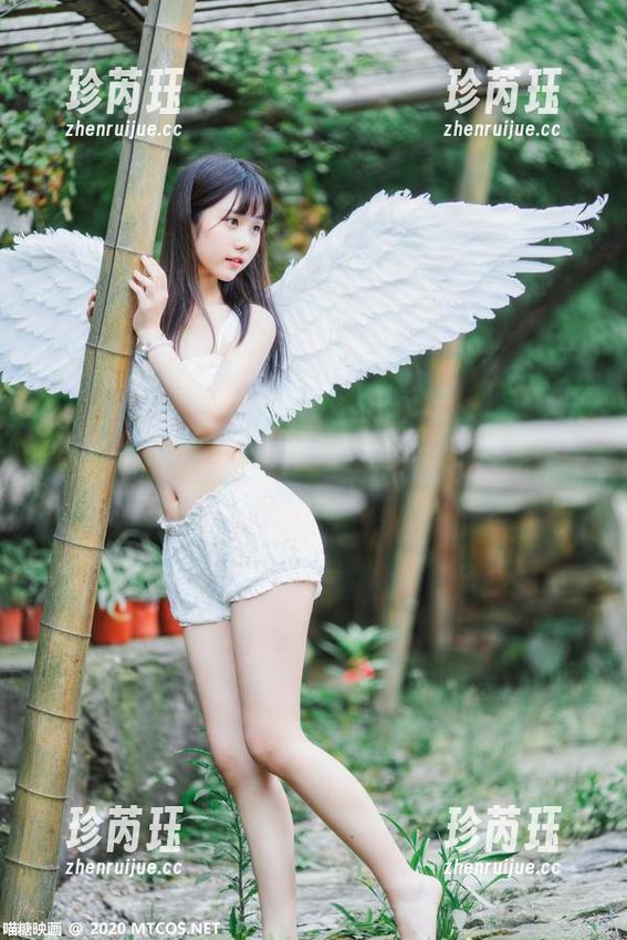 教室里的青春印记：喵糖映画的JK制服写真合集让我怀想