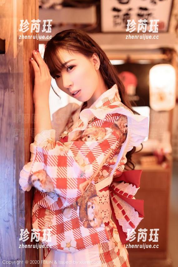 嗲囡囡 - 泳装大比拼，Celina青妍私人定制写真：我敢打赌她肯定能把洒水车当泳池！