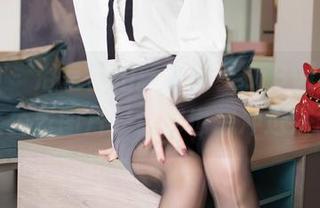 嗲囡囡 - 浴室自拍新高度！SiByl李思宁送上免费图片，让你也想冲进浴缸！