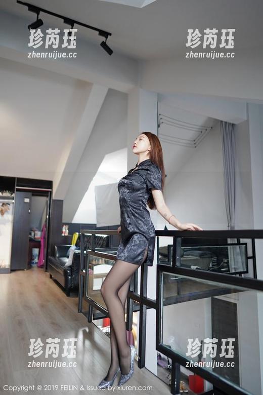 嗲囡囡 - 白色背后，是伊蓓Eva的美图套路，图包里的调皮元素扎心了，哈哈！