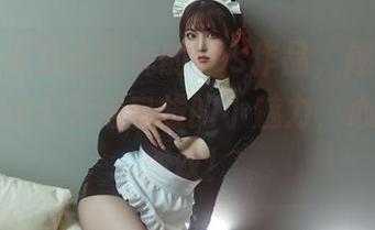 偏偏是夏夏子学妹的cos作品，越看越觉得有种让人无法自拔的小魅力，心里默默赞叹！