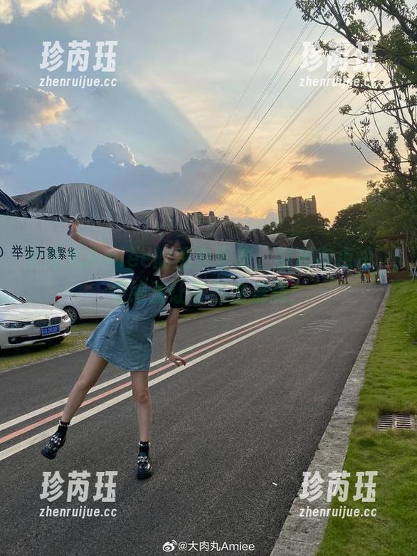 大肉丸Amiee的黑白图集，福利有点冷，但绝对让你热血沸腾！