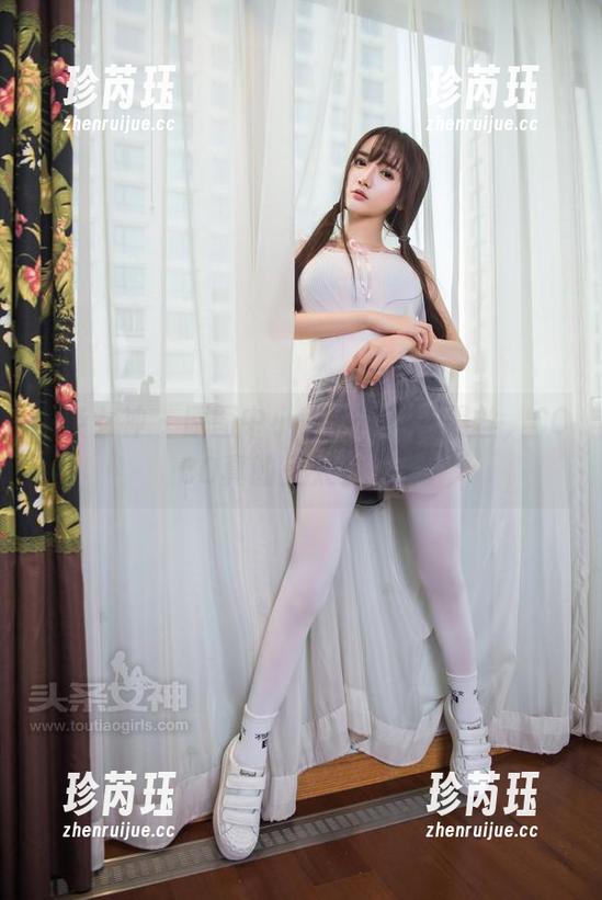 头条女神 - 原图中小秘书的花式黑丝，COCO真的是太会撩了