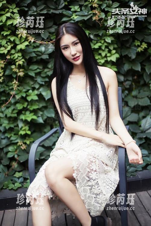 头条女神 - 周夕爱旅拍那些事，网盘里的作品你没见过的视角！