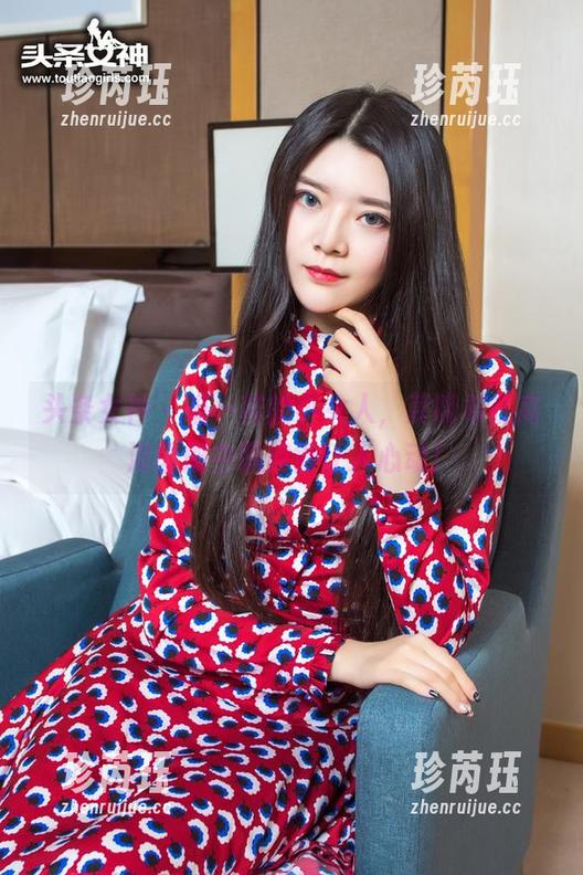 头条女神 - 喵一样的小女人，莫晓希在高清图册中调皮得让人心动！