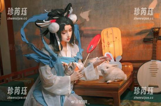 看！奶狮不咬人职业装图集里的每一张都在说：“我并不仅仅是个上班族！”赶紧下载！
