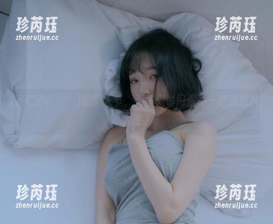 姜仁卿(강인경)的情人节，无圣光也闪耀——这张图片太撩了