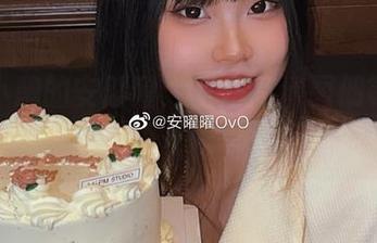 天台小憩的安曜曜：宽广高清图册等你来翻阅，她的每一瞬都好有味道！