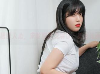 白裙醉人心，宋哈娜在线展示，美图如画！