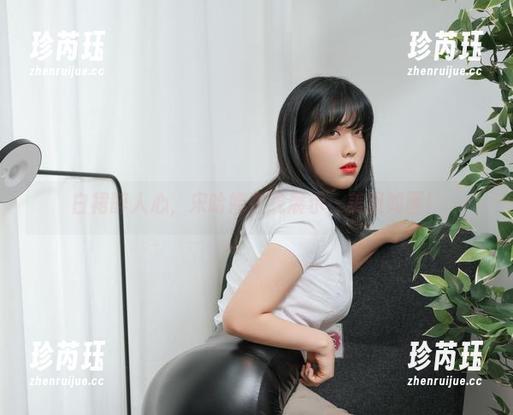 白裙醉人心，宋哈娜在线展示，美图如画！