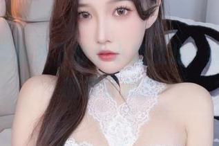 最新写真镜头下的小小奶瓶儿，丝带女友的柔情似水