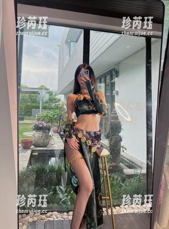 微密圈 - 小玉吃果冻来了，双马尾加持！从高清原图看青春的奇妙瞬间！
